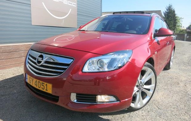 Opel Insignia SPORTS TOURER 2.0 CDTI 160 COSMO AUT 5P automático